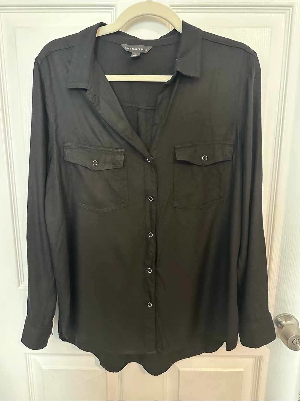 Rock & Republic Women’s Black Utility,Snap Style Buttons, Roll Tab Sleeves Sz: L